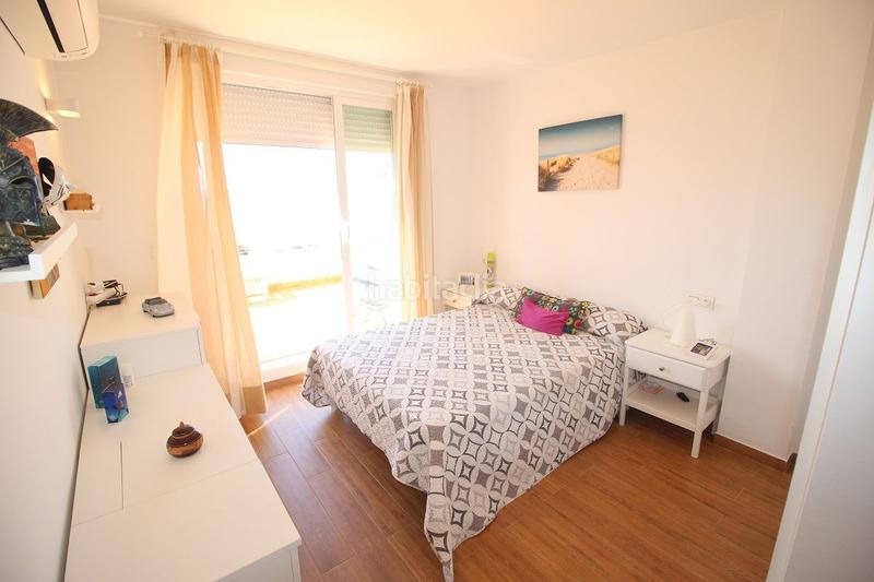 Foto 7b72b213-d455-407c-96ff-92e6f5887d45. Casa adosada espectacular chalet de lujo situado en primera línea de playa málaga con salida directa al paseo marítimo. en Torre del Mar