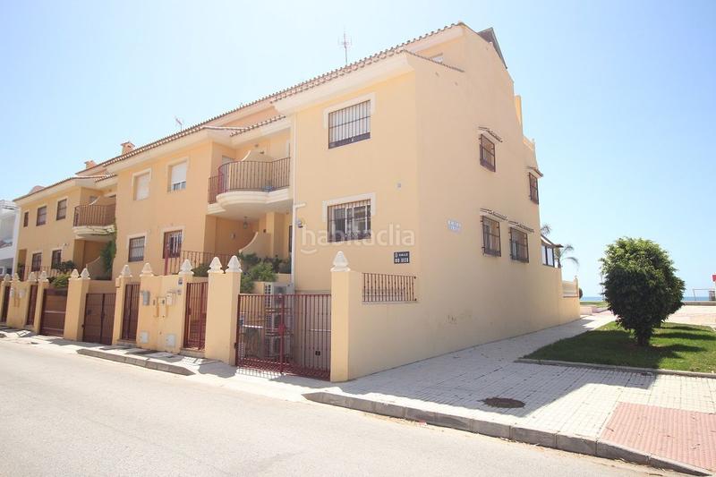 Foto b2e39af8-84eb-4ba5-bffb-fd0a4abee088. Casa adosada espectacular chalet de lujo situado en primera línea de playa málaga con salida directa al paseo marítimo. en Torre del Mar