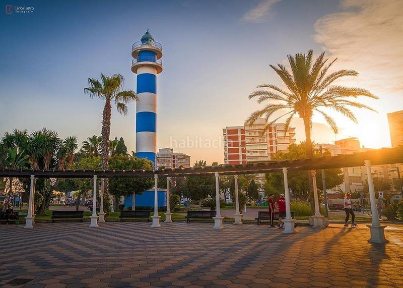 Foto c3bfcaf8-975d-4b56-b989-3817bd55d3ea. Casa adosada espectacular chalet de lujo situado en primera línea de playa málaga con salida directa al paseo marítimo. en Torre del Mar
