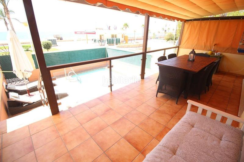 Foto d25fd6dc-8563-44f5-a221-1dc7863340e9. Casa adosada espectacular chalet de lujo situado en primera línea de playa málaga con salida directa al paseo marítimo. en Torre del Mar