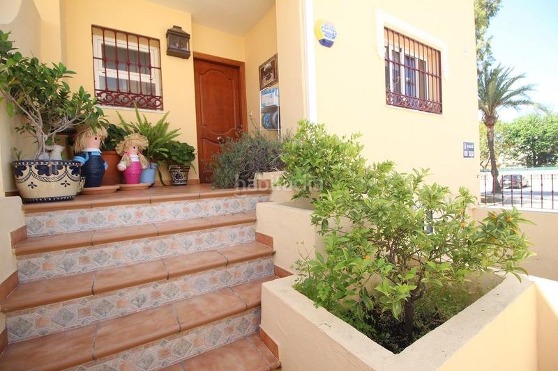 Foto f3170b43-949e-4a6f-9393-3c116b9589cd. Casa adosada espectacular chalet de lujo situado en primera línea de playa málaga con salida directa al paseo marítimo. en Torre del Mar