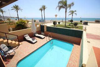 Maison jumelée à Paseo Marítimo de Levante. Espectacular chalet de lujo situado en primera línea de playa en
