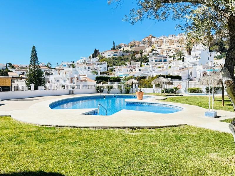 Foto 4f4f3568-206c-49ea-a3c3-f3e247bea744. Duplex avec piscine dans Chaparil - Torrecilla - Punta Lara Nerja