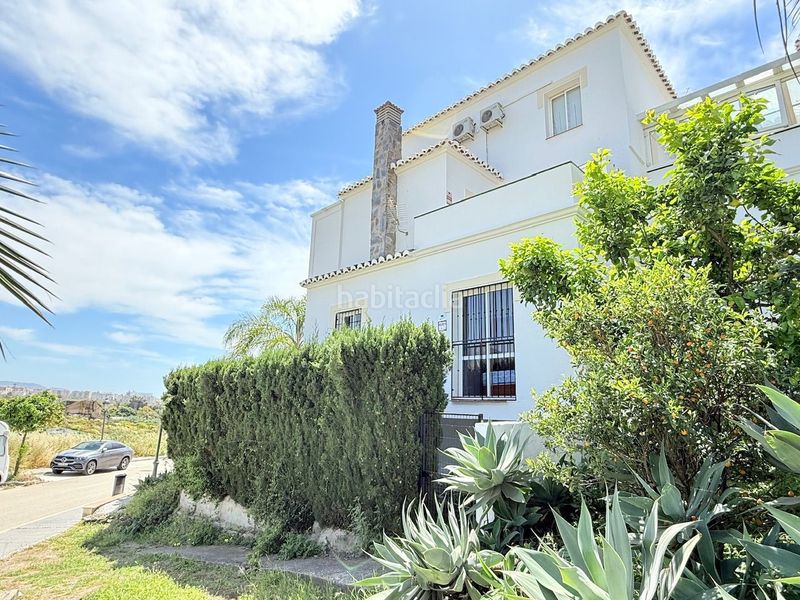 Foto ea84dab1-c5e5-4865-8120-a496995a1894. Dúplex amb piscina a Chaparil - Torrecilla - Punta Lara Nerja