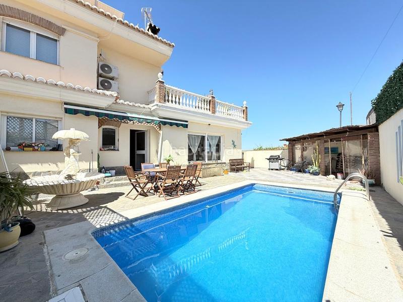Foto e75a5268-0029-42a7-a405-41f7512e2c5f. Casa amb piscina a Urbanización Santa Rosa Torrox