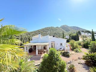 Xalet a Cómpeta. Espectacular villa de lujo con apartamento en frigiliana con vis