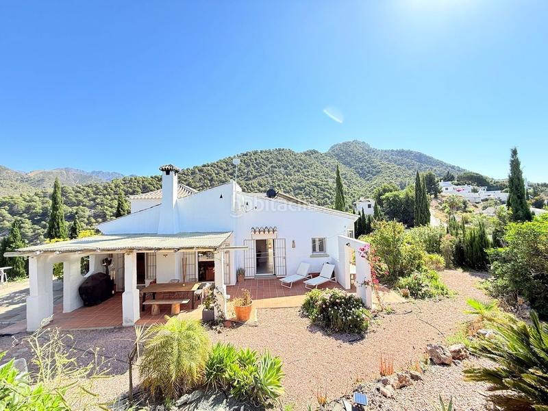 Foto 26d33a70-1baf-4cf0-81bf-6139179b9662. Chalet espectacular villa de lujo con apartamento en frigiliana con vistas impresionantes, piscina y jacuzzi spa. en Cómpeta