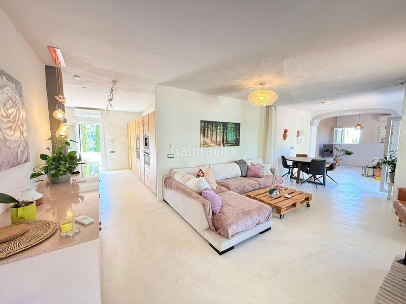 Foto 5499e1bd-b279-45f5-859c-e05fcd2b7de1. Chalet espectacular villa de lujo con apartamento en frigiliana con vistas impresionantes, piscina y jacuzzi spa. en Cómpeta