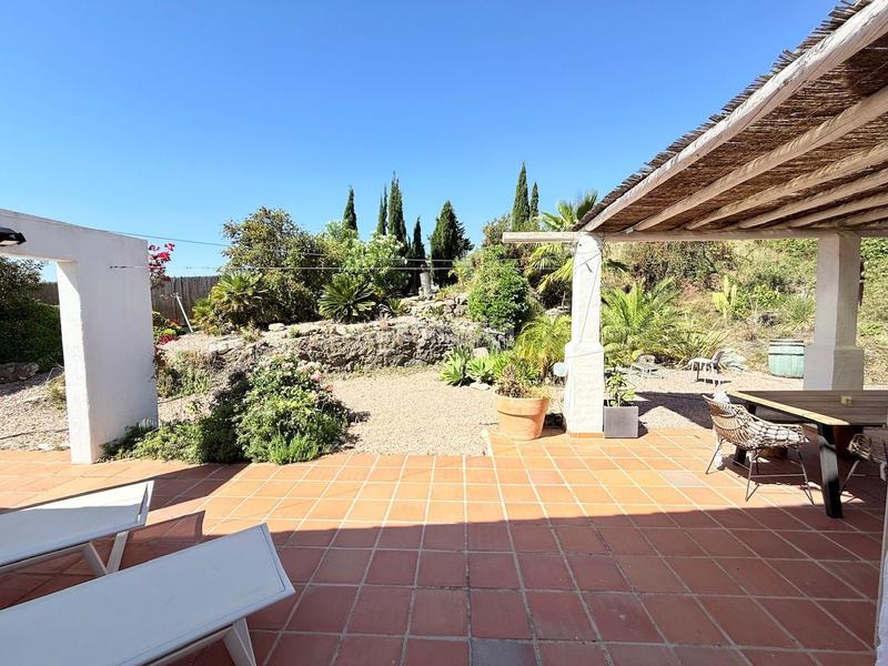 Foto b3144697-789d-42a7-b741-e52fcbeffdde. Chalet espectacular villa de lujo con apartamento en frigiliana con vistas impresionantes, piscina y jacuzzi spa. en Cómpeta