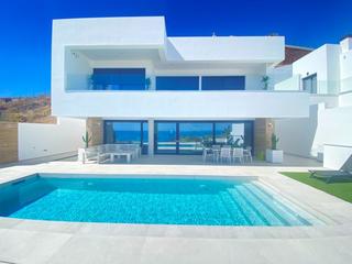 Chalet en El Peñoncillo. Villa de lujo con diseño de estilo moderno a 6 kilómetros de ner