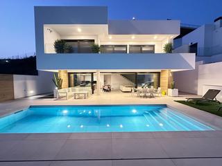 Xalet a Chaparil - Torrecilla - Punta Lara. Villa de lujo con diseño de estilo moderno a 6 kilómetros de ner