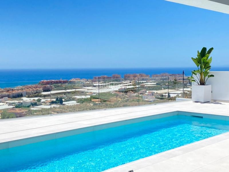 Foto 026d6901-fd90-4901-8004-6dd7686df745. Chalet villa de lujo con diseño de estilo moderno a 6 kilómetros en Nerja