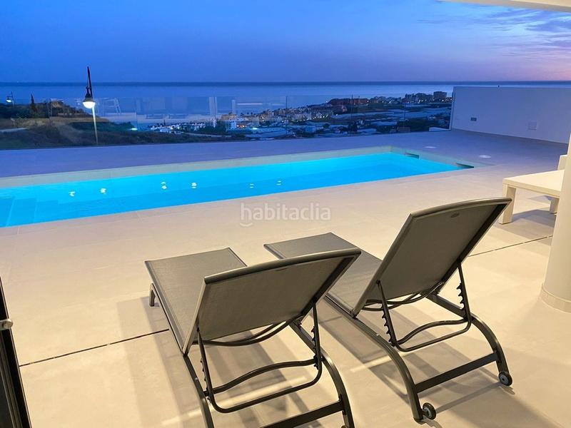 Foto 204c2ecd-ca4c-4a8f-ae97-bd9850d783e1. Chalet villa de lujo con diseño de estilo moderno a 6 kilómetros en Nerja