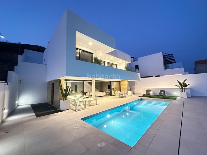 Foto 5e07cbd3-e32e-48a6-b847-b9a37abed9fa. Chalet villa de lujo con diseño de estilo moderno a 6 kilómetros en Nerja
