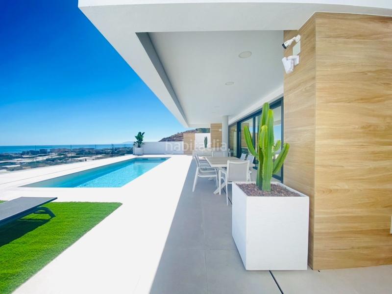 Foto ae793f33-a8fe-4b46-a5b6-088e150a3c10. Chalet villa de lujo con diseño de estilo moderno a 6 kilómetros en Nerja