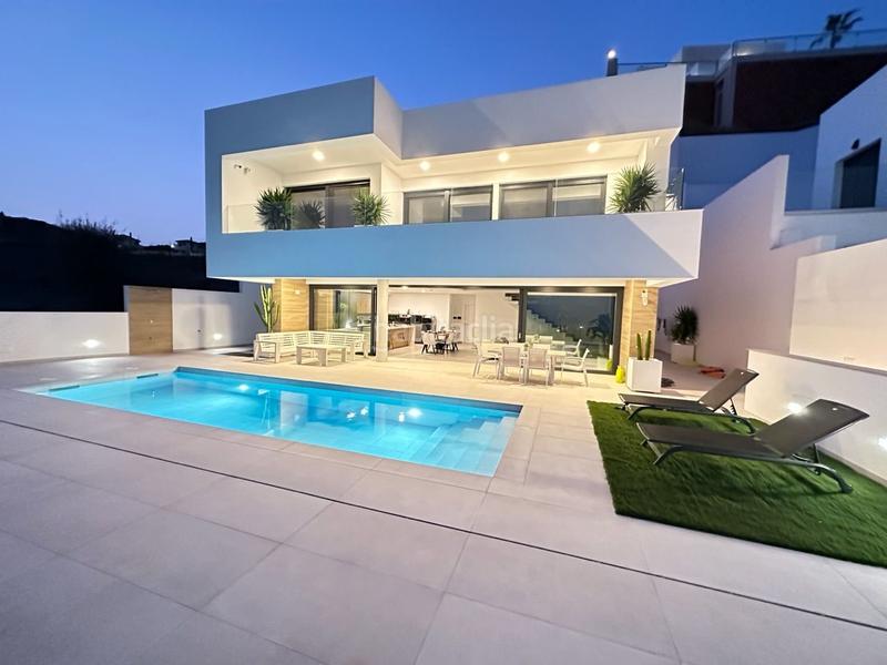 Foto db882d6d-c95c-4bc0-b78d-142d191b219a. Chalet villa de lujo con diseño de estilo moderno a 6 kilómetros en Nerja