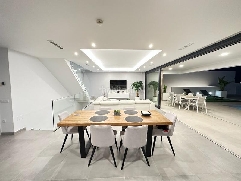Foto f6449533-dc9b-4b55-90b7-30bcbe60352e. Chalet villa de lujo con diseño de estilo moderno a 6 kilómetros en Nerja