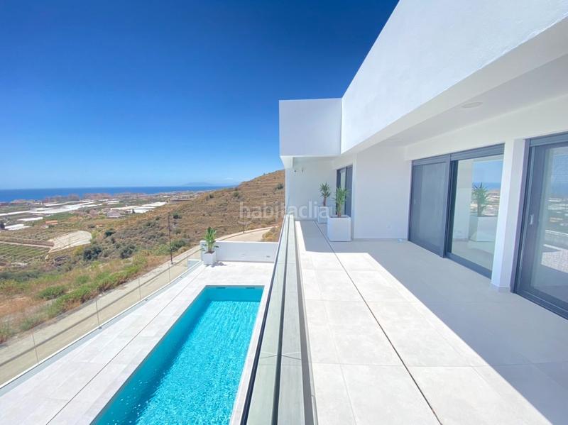 Foto fbc26042-2986-4824-986d-600bd7755cf7. Chalet villa de lujo con diseño de estilo moderno a 6 kilómetros en Nerja