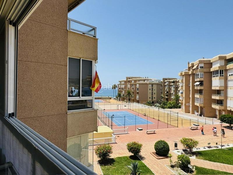 Foto c3d24710-d9e0-4ac0-906a-59b83abcf114. Piso  con vistas al mar en urbanización costa del oro, costa. en Torrox