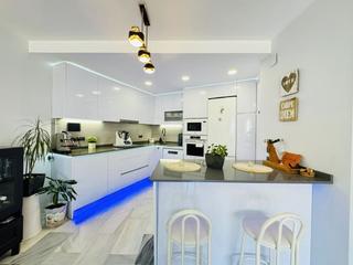Appartamento in Centro Internacional. Piso con vistas al mar en urbanización costa del oro, en torrox