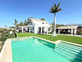 Xalet a Camino Algarrobo - Las Arenas. Villa de lujo con diseño de estilo moderno en vélez málaga.