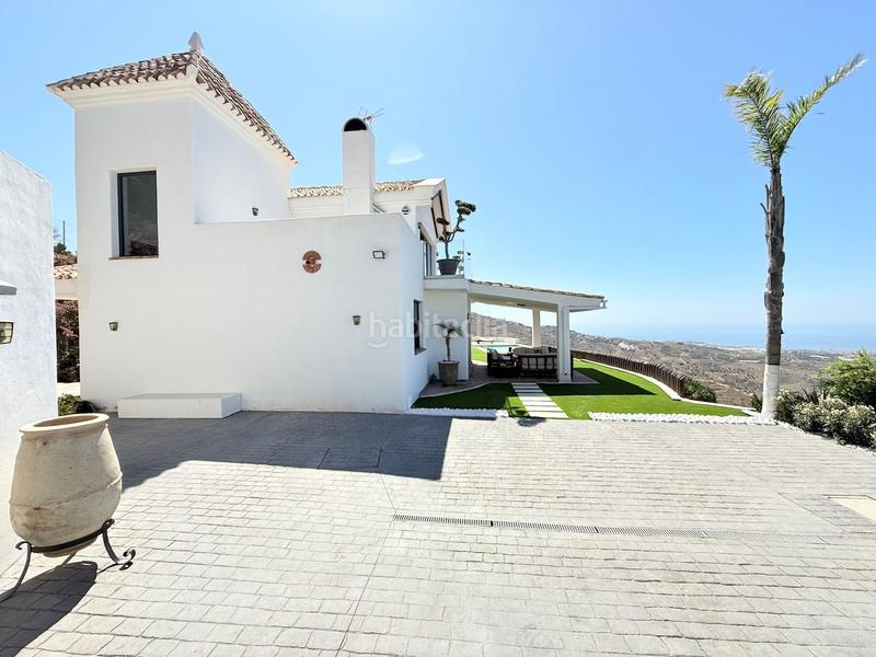 Foto 9bc8a10a-712e-452c-8b5c-2cb1db41f45a. Chalet villa de lujo con diseño de estilo moderno en vélez málaga. en Vélez - Málaga