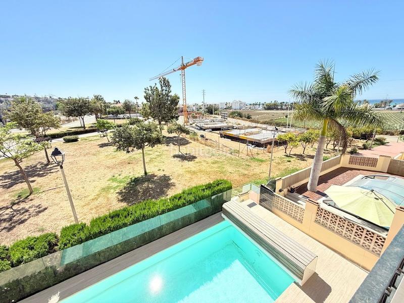 Foto 895e8774-cd32-4df2-8954-f8bb92290f1b. Casa chalet pareado ubicado en caleta de vélez y a 400 metros de la playa. en Caleta de Velez