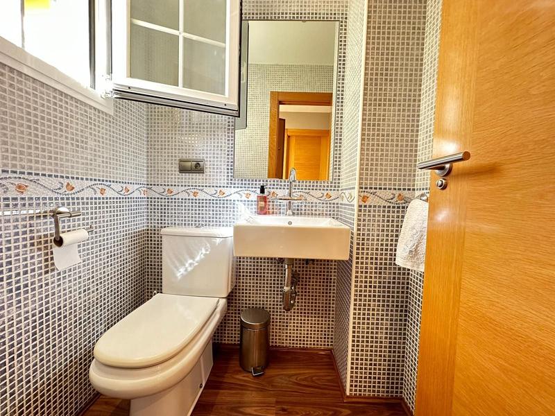 Foto 9a224bb4-f70d-4d97-96fb-68f307f83146. Casa chalet pareado ubicado en caleta de vélez y a 400 metros de la playa. en Caleta de Velez