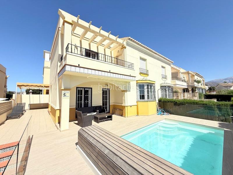 Foto c1f47923-6c9e-4ca9-bfc5-f7f1af0a7819. Casa chalet pareado ubicado en caleta de vélez y a 400 metros de la playa. en Caleta de Velez
