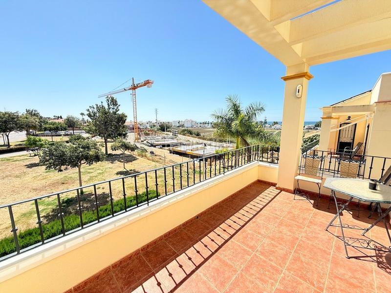 Foto d3b91917-d820-4c74-800a-9c2bca525398. Casa chalet pareado ubicado en caleta de vélez y a 400 metros de la playa. en Caleta de Velez