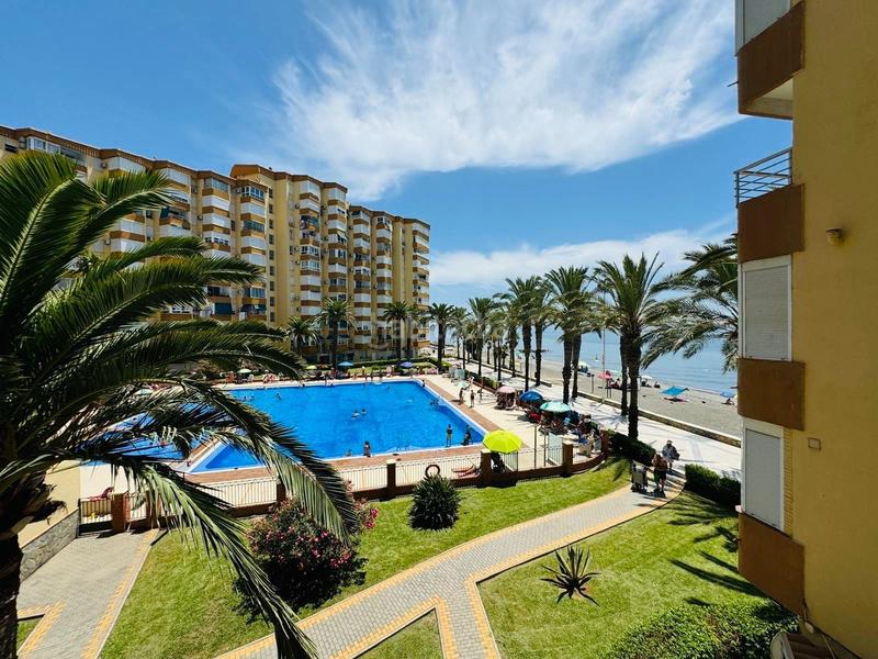 Foto e4fd2134-3bf1-44d5-b259-48583dc030cd. Piso  en primera línea de playa . en Algarrobo Costa