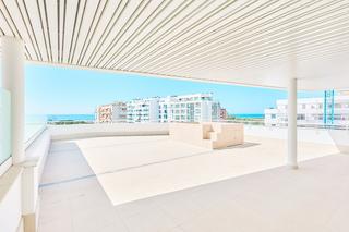 Piso en Poniente-Faro. Piso con diseño moderno y exclusivo junto al mar en edificio hor