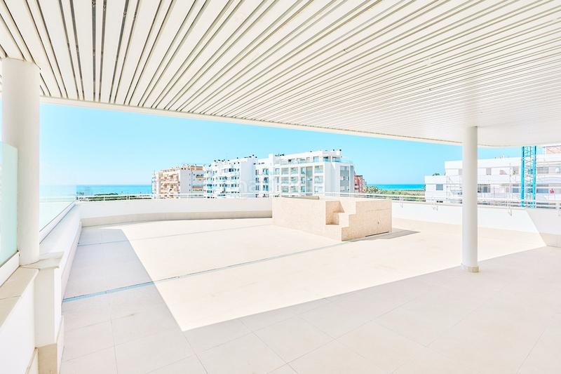 Foto 3065cb74-c67b-4b07-83de-7a37339a59f7. Appartamento con riscaldamento piscina in Poniente-Faro Torre del Mar