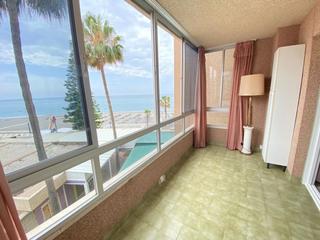 Pis a Centro Internacional. Piso en primera línea de playa en la urbanización costa del oro