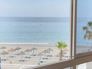 Appartement à Centro Internacional. Piso en primera línea de playa en la urbanización costa del oro