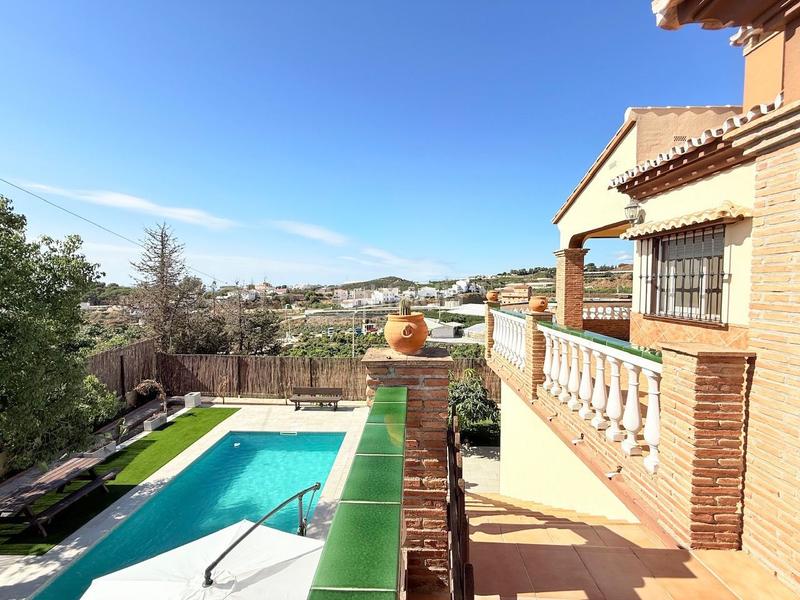 Foto 039105f5-ead6-493c-b71e-383c7dc31c4b. Chalet villa de lujo entre caleta de vélez y algarrobo. en Caleta de Velez