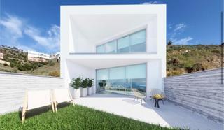Terreny residencial a El Peñoncillo. Parcela urbana de 179  m2 en torrox costa en la urbanización bal