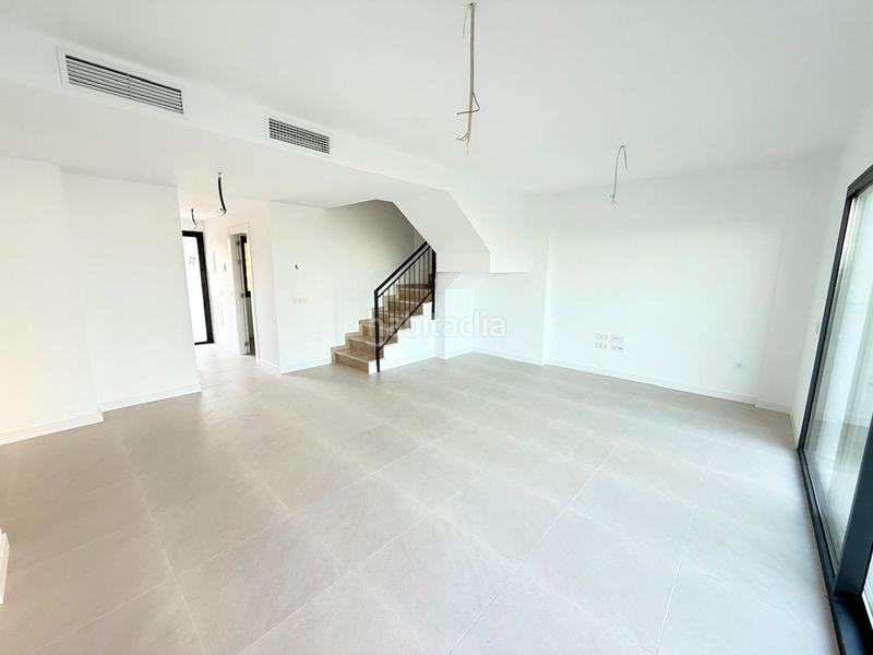 Foto 588849a3-bf3d-4bfc-9e39-771397176c4a. Maison jumelée avec piscine dans Viña Málaga Torre del Mar