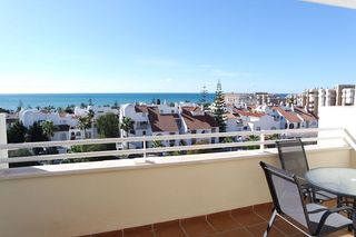 Attico in Urbanización Santa Rosa. Ático dúplex con vistas al mar en torrox costa.