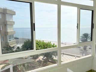 Appartement à Centro Internacional. Piso en primera línea de playa en la urbanización costa del oro