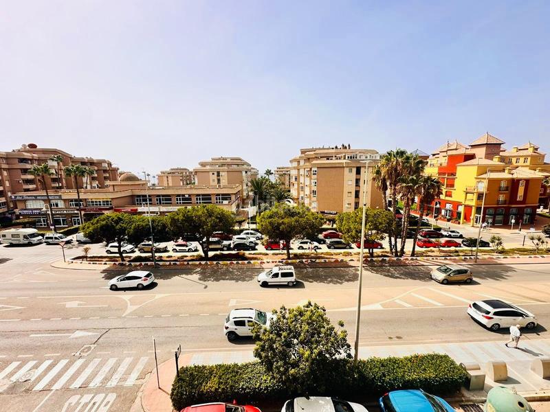 Foto a55ab8f9-c42a-4ece-aa53-a57d063d8339. Pis amb piscina a Urbanización Santa Rosa Torrox