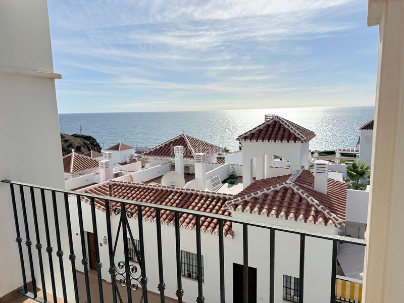 Foto 5d390612-0adb-43c1-8bb7-189d2c9cde05. Duplex con piscina in El Peñoncillo Torrox
