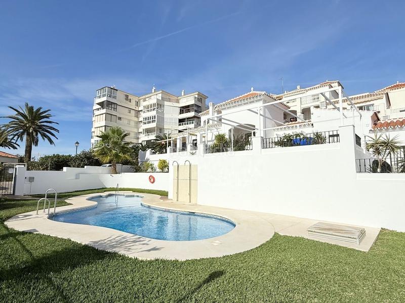 Foto ac6b5610-a319-4e1d-b670-5a3dba7b345c. Duplex con piscina in El Peñoncillo Torrox