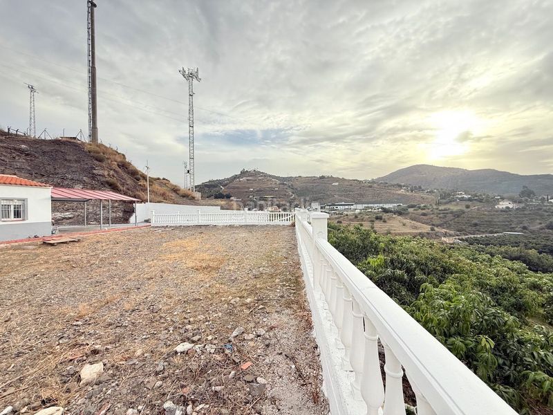 Foto ec3a49e8-4831-473e-830e-b6c3df2ab5b9. Casa a Viñuela