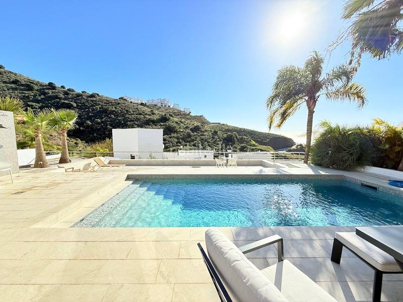 Foto fe6e6445-a9e0-40ad-a22a-13a4c82fb2ed. Xalet amb calefacció piscina a El Peñoncillo Torrox