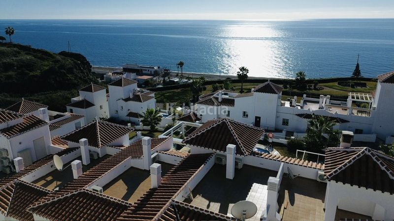 Foto abb0e696-b54f-4316-a70a-b027f6fdf05f. Àtic amb calefacció piscina a El Peñoncillo Torrox