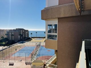 Flat in Centro Internacional. Piso con vistas al mar en la urbanización costa del oro en torro