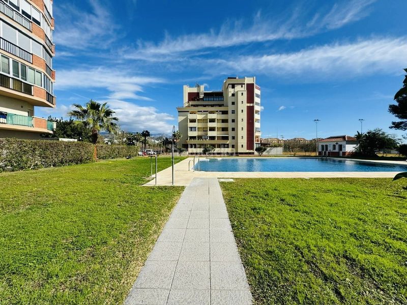 Foto d4f02332-ff44-424b-bfb8-083aca6e4b98. Pis amb piscina a Centro Internacional Torrox