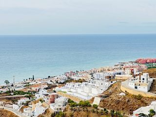 Terreno residencial en El Peñoncillo. Parcela urbana de 488  m2 en torrox costa en la urbanización bal