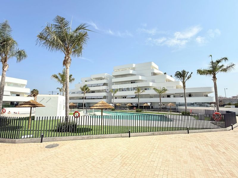 Foto 5042ade4-285e-4342-8c6c-49dcd077409d. Pis amb calefacció piscina a Poniente-Faro Torre del Mar